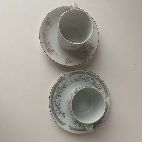 2 Demitasse Cup and Saucer China Floral Pink Gray Bone? Delicate Vintage - Picture 2 of 9